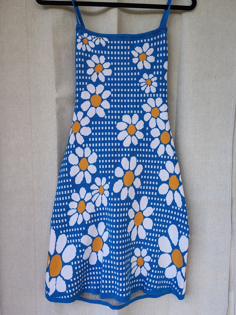 Cider Blue Knit Floral Mini Backless Dress with White & Yellow Daisy Pattern
